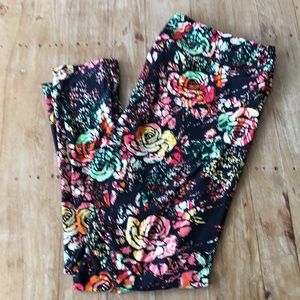 Lularoe leggings size TC2